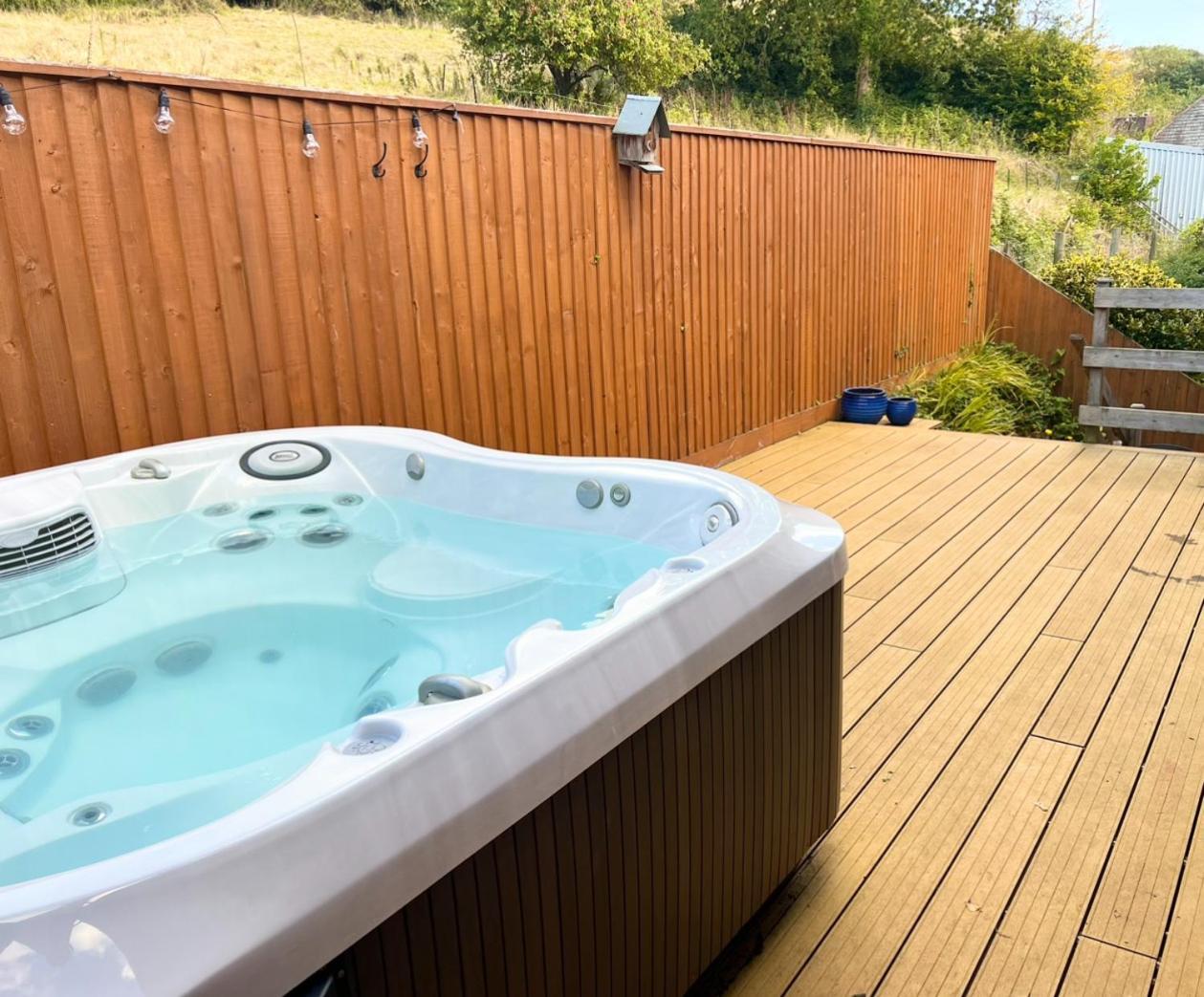 Countryside Converted Barn With Hot Tub Нютън Абът Екстериор снимка